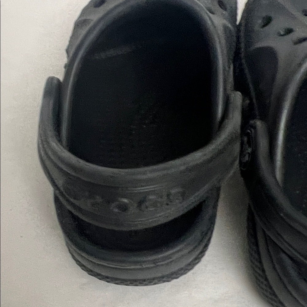 CROCS Kids Black Sandals sz 6 - Picture 6 of 16